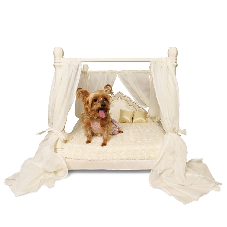 Salara Post Pet Bed